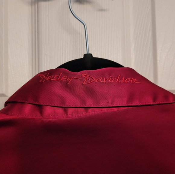 Harley Davidson Women's Red Satin shirt, size Large - Picture 6 of 6